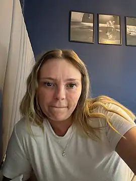 Chatroom XXX en direct de Sky25x