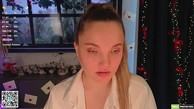 JulieLupo's Live XXX Chat