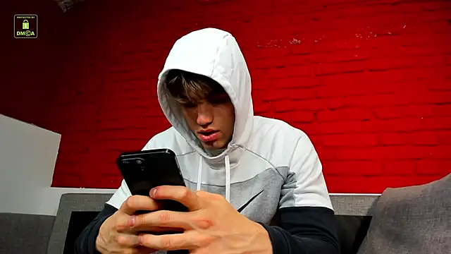 Chat XXX ao vivo de Kyle_Baker