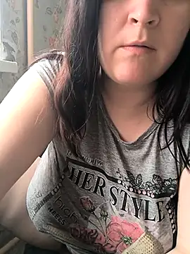 Milla-23 Live XXX Chat