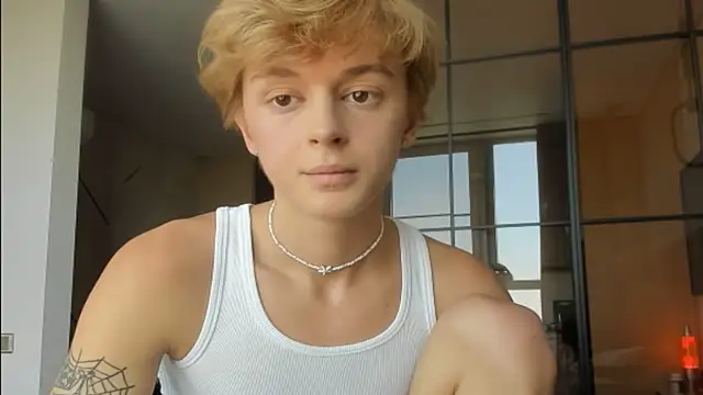 angelAndyy Show in webcam