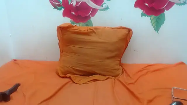 BossyBustyQueen: вебкам-шоу