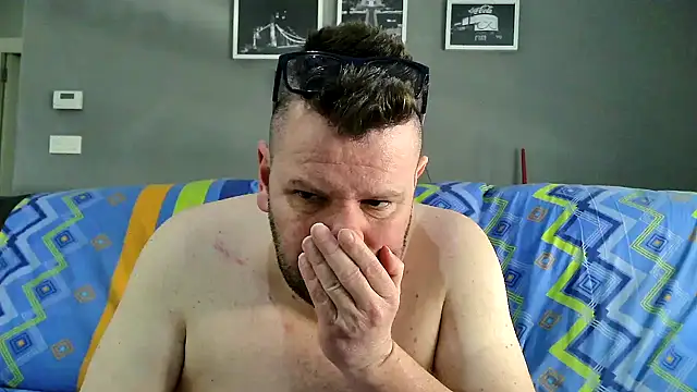 txan9876 Show in webcam