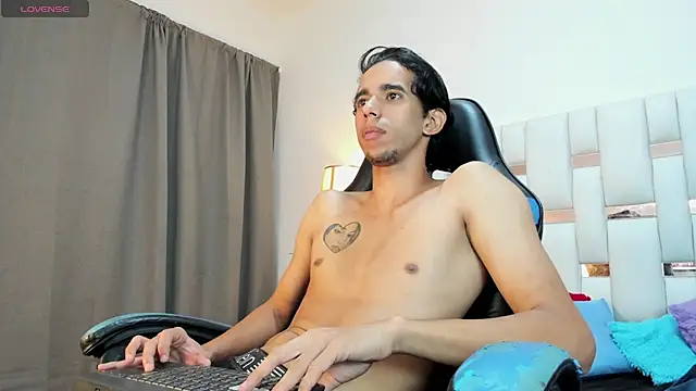 Živý XXX chat Alessandro_Abruzzo