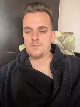 Huge_cock22cm Show Webcam