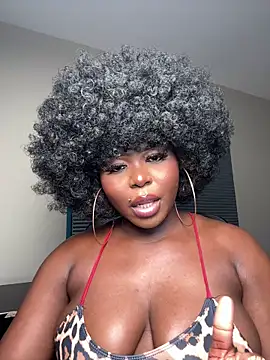 WomanNextdoor1: онлайн-секс-чат