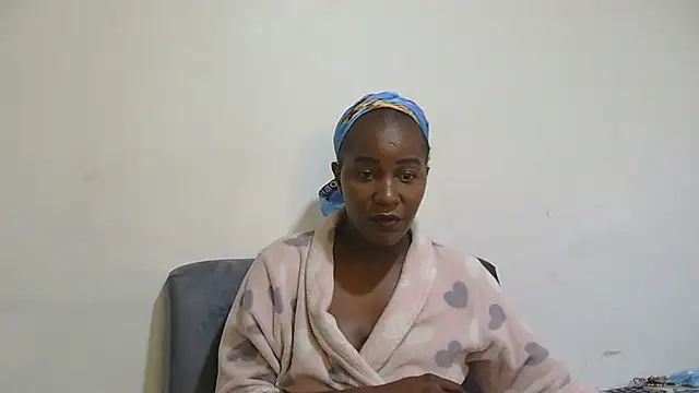 sluttylaura21's Live XXX Chat