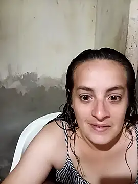 YeneFantasy2's Live XXX Chat