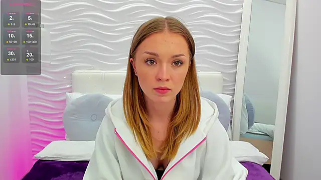 Pokazy przed kamerką – VirginOlly