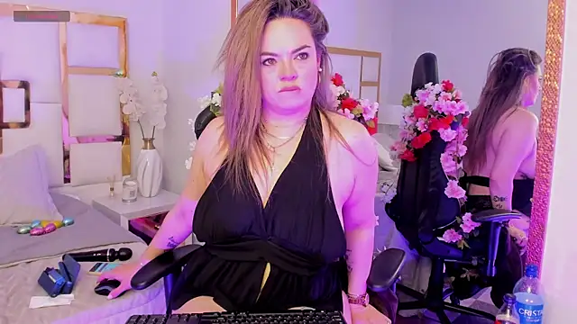 AvaMiia's Live XXX Chat