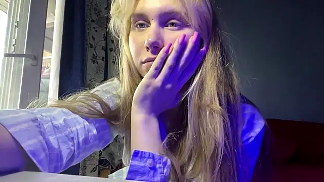 عرض كام ShariLappas