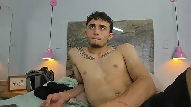 Show modela James-06 na web-kameri