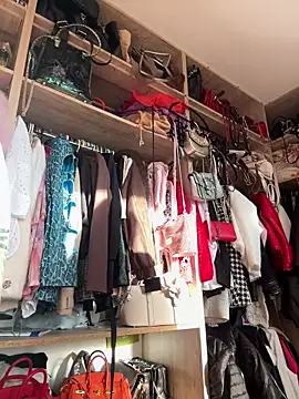 didihairypussy's Webcam Show