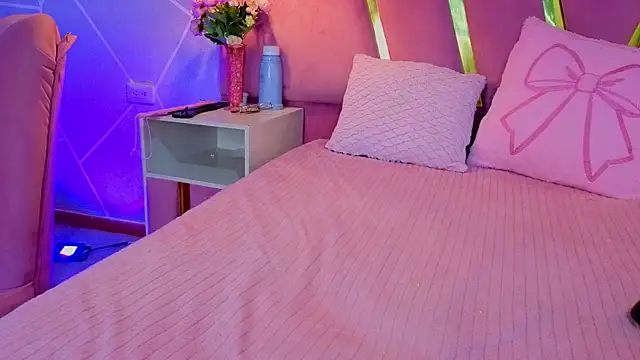 แชท XXX สดของ EmmyCortez