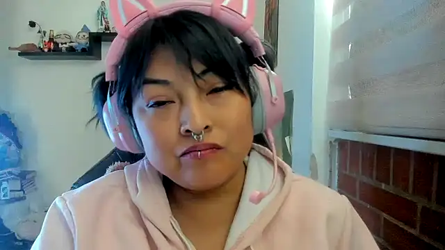 Chatroom XXX en direct de Shaddycute_