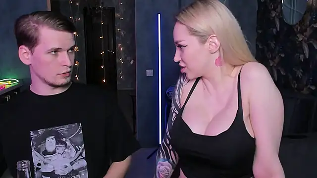 Blckmirrorr's Live XXX Chat