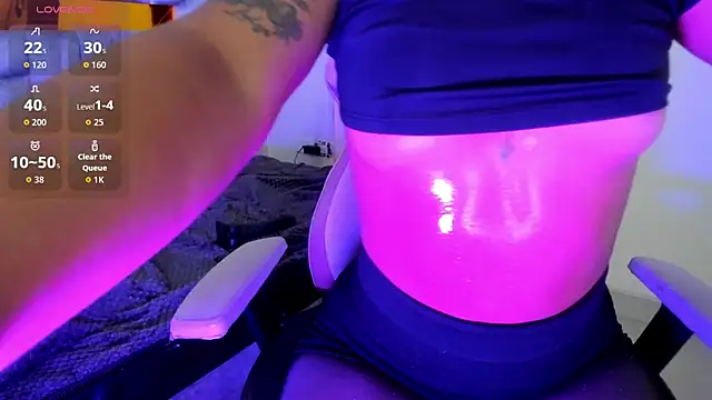 miiaboss_'s Live XXX Chat