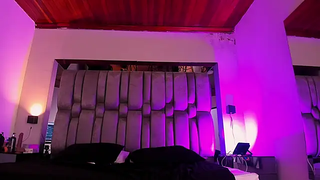 NikkySmiith 现场XXX聊天