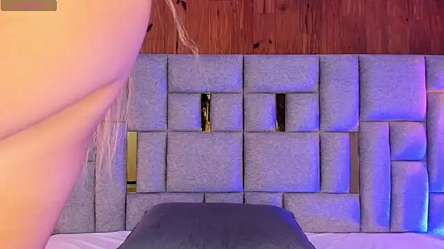 miia_reeves_'s Live XXX Chat