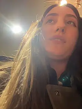 Tiny_Anny Pertunjukan Webcam