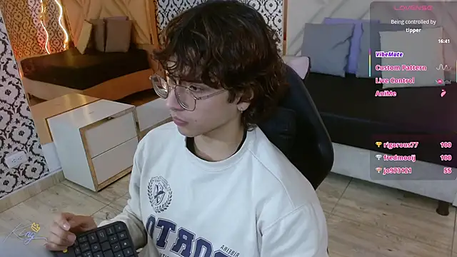 Webkamerová show JUSTIN_TAY1