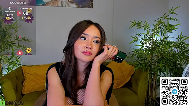 Riddle_Lay Chat XXX live