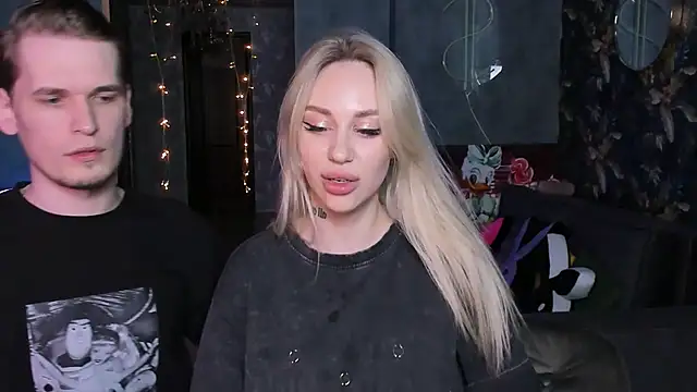 Blckmirrorr Adlı Modelin Canlı XXX Sohbeti