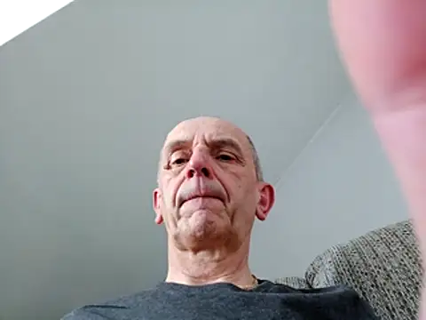 mr_english50 Show in webcam