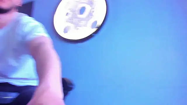 mike_257 Live XXX-Chat