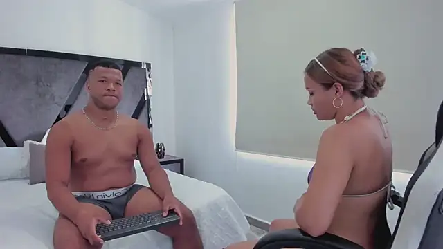 AnnieAndStefan Show Webcam