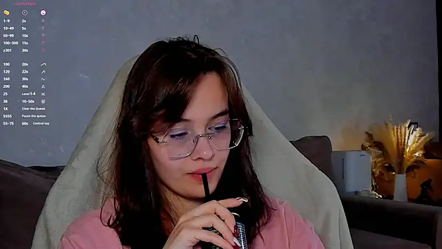 دردشة _Sweetie_ الجنسية المباشرة