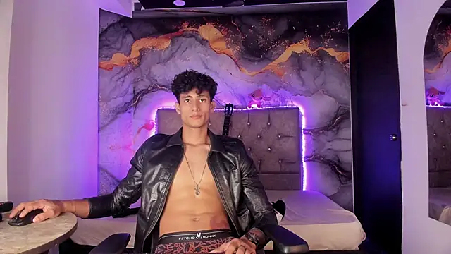 MaxiimoRomano_: απευθείας συνομιλία ΧΧΧ