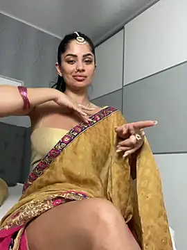 _adelle: διαδικτυακό σόου στην κάμερα