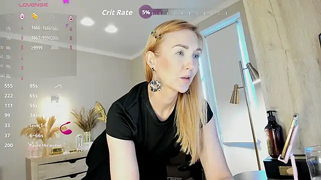 HotyPlays Chat XXX in diretta