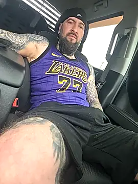 Chatroom XXX en direct de Beardedtattood