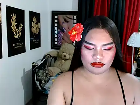 TSbrianaHugeCock 在線直播表演