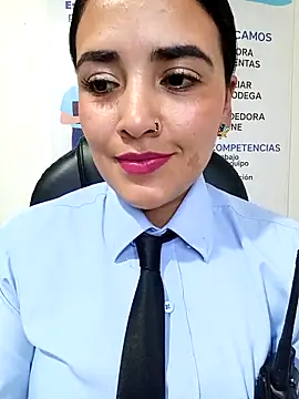 MAYE__13 Show Webcam