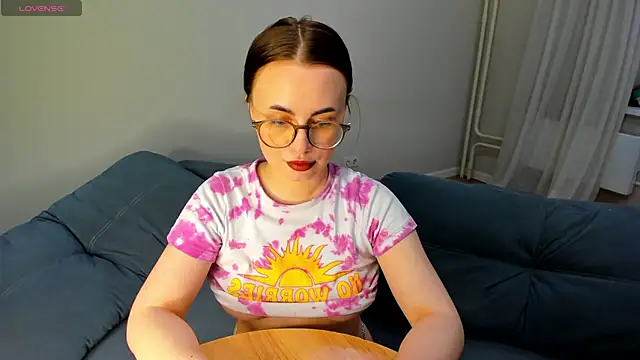 MewStella Adlı Modelin Canlı XXX Sohbeti