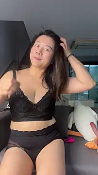 mo-mo-69 Live XXX-Chat