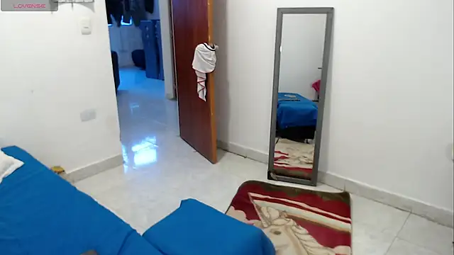 LAURA_Foxht Live XXX-Chat