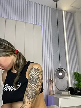 دردشة JuliaColemann الجنسية المباشرة