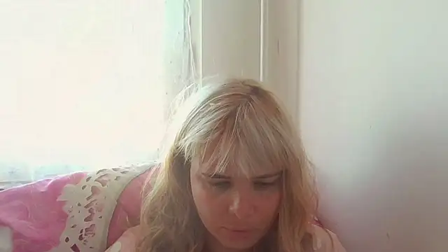 HornyElena: онлайн-секс-чат