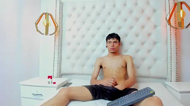 Pertunjukan Kamera Web EBAN_GNR