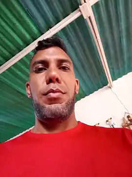 UnreadyChutzpa live XXX chat