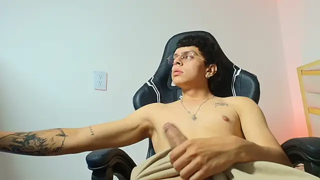 Milo_Storm Webcamshow