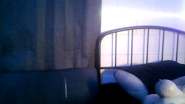 k1oudE Adlı Modelin Canlı XXX Sohbeti