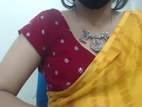 Lovely_Siri_23 webkamerás műsora