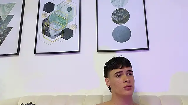 BenitoSaenz's Live XXX Chat