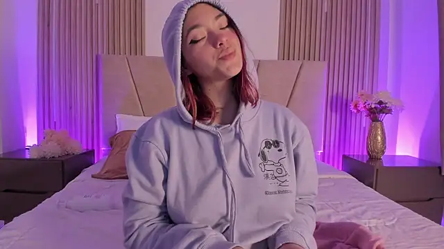 Chat +18 de Victoria_Beaumont ao vivo