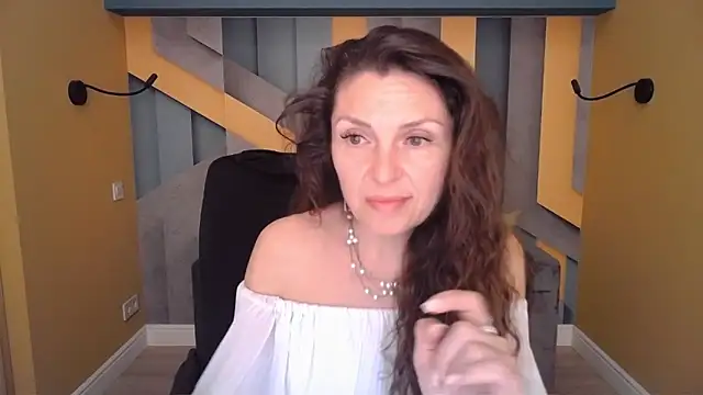 EllaLong 即時 XXX 聊天